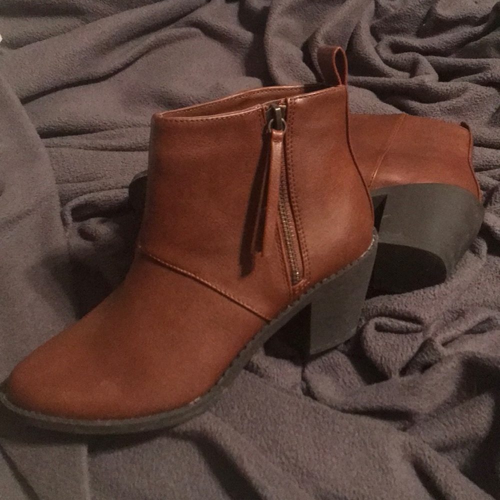 Size 6 ankle booties